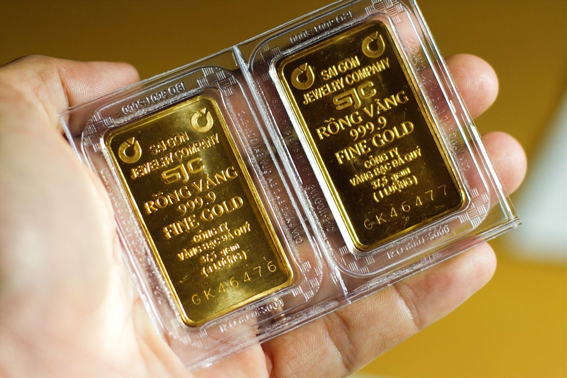 Người tiêu dùng Việt Nam quan tâm đến giá vàng miếng các thương hiệu nổi tiếng như SJC, Doji, Phú Quý…